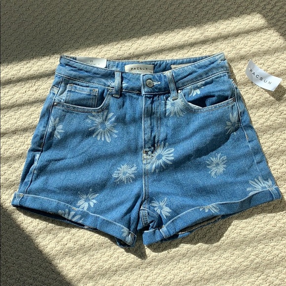 PacSun Pants - NWT PacSun Floral Mom Shorts